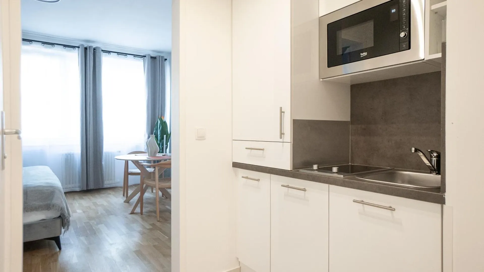 Brand New! Selfcheck-In, King Size Bed, Free Wi-Fi Lägenhet Wien 0*,  Österrike