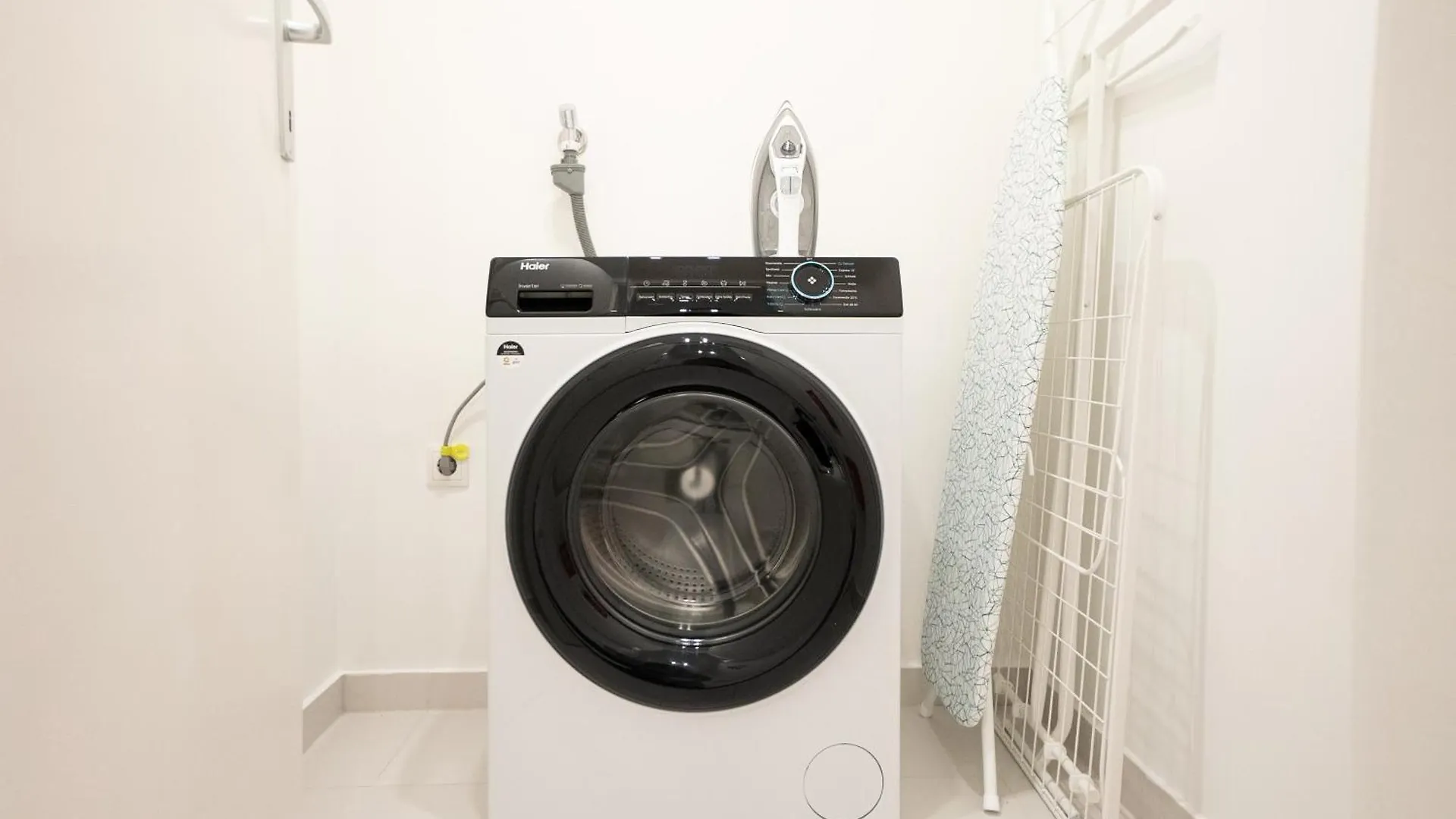 Brand New! Selfcheck-In, King Size Bed, Free Wi-Fi Lägenhet Wien