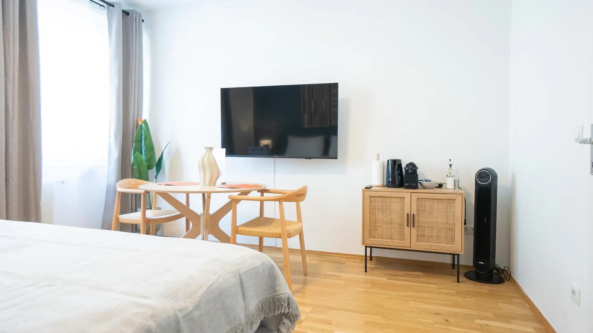 Brand New! Selfcheck-In, King Size Bed, Free Wi-Fi Lägenhet Wien Österrike
