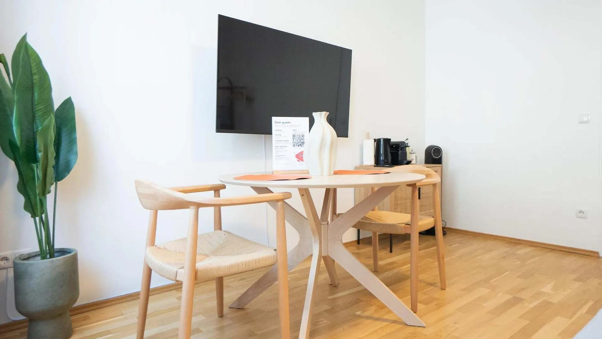 Brand New! Selfcheck-In, King Size Bed, Free Wi-Fi Lägenhet Wien