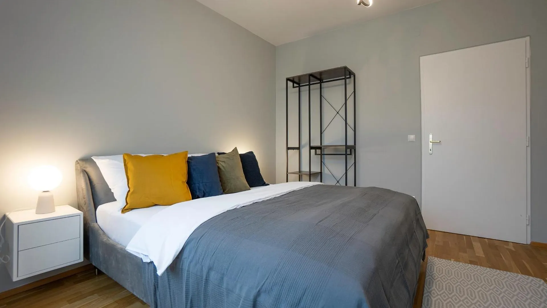 Brand New! Selfcheck-In, King Size Bed, Free Wi-Fi Lägenhet Wien