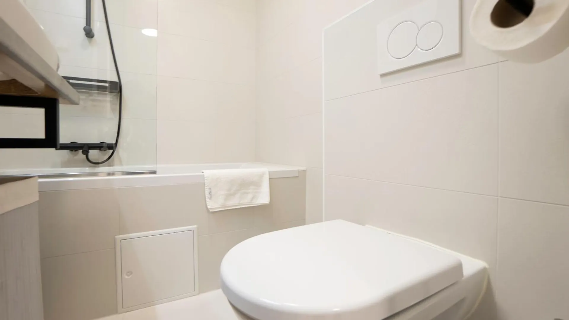 Brand New! Selfcheck-In, King Size Bed, Free Wi-Fi Lägenhet Wien