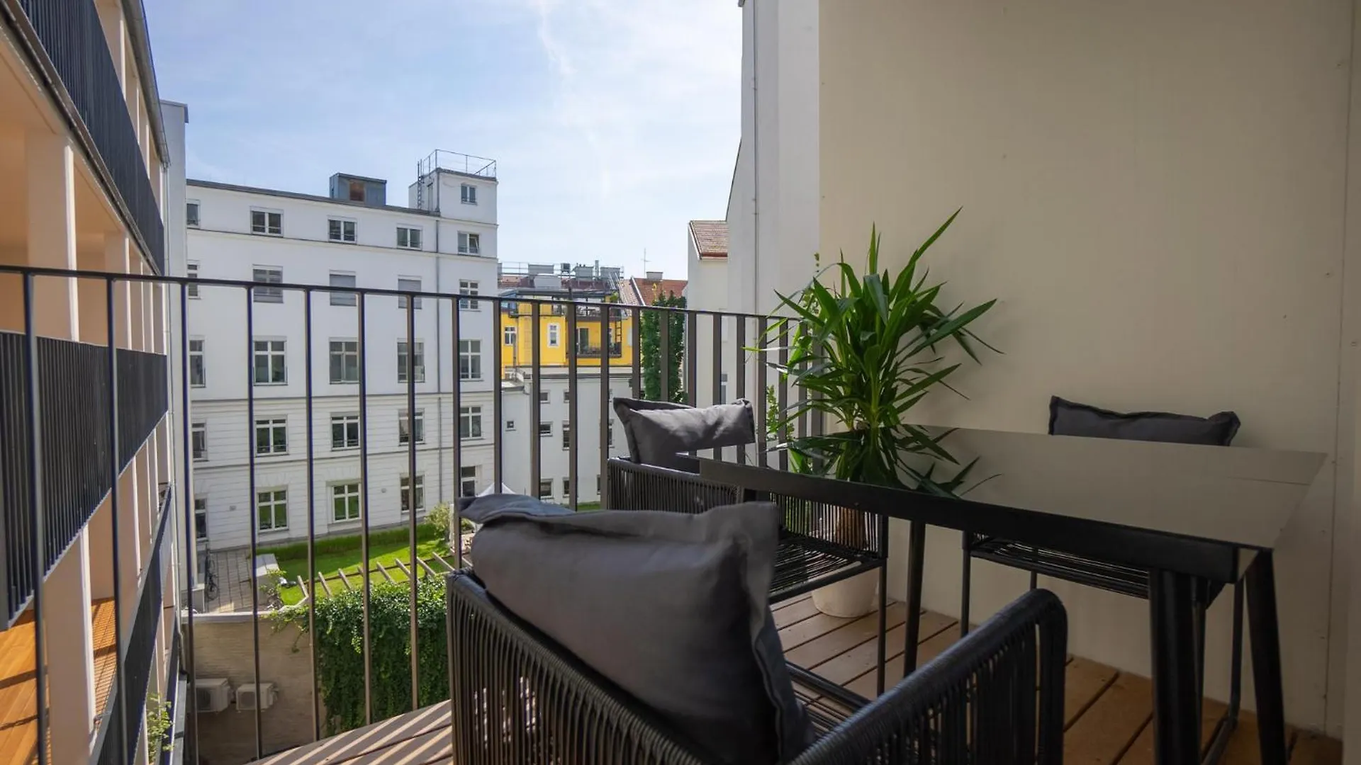 Brand New! Selfcheck-In, King Size Bed, Free Wi-Fi Lägenhet Wien