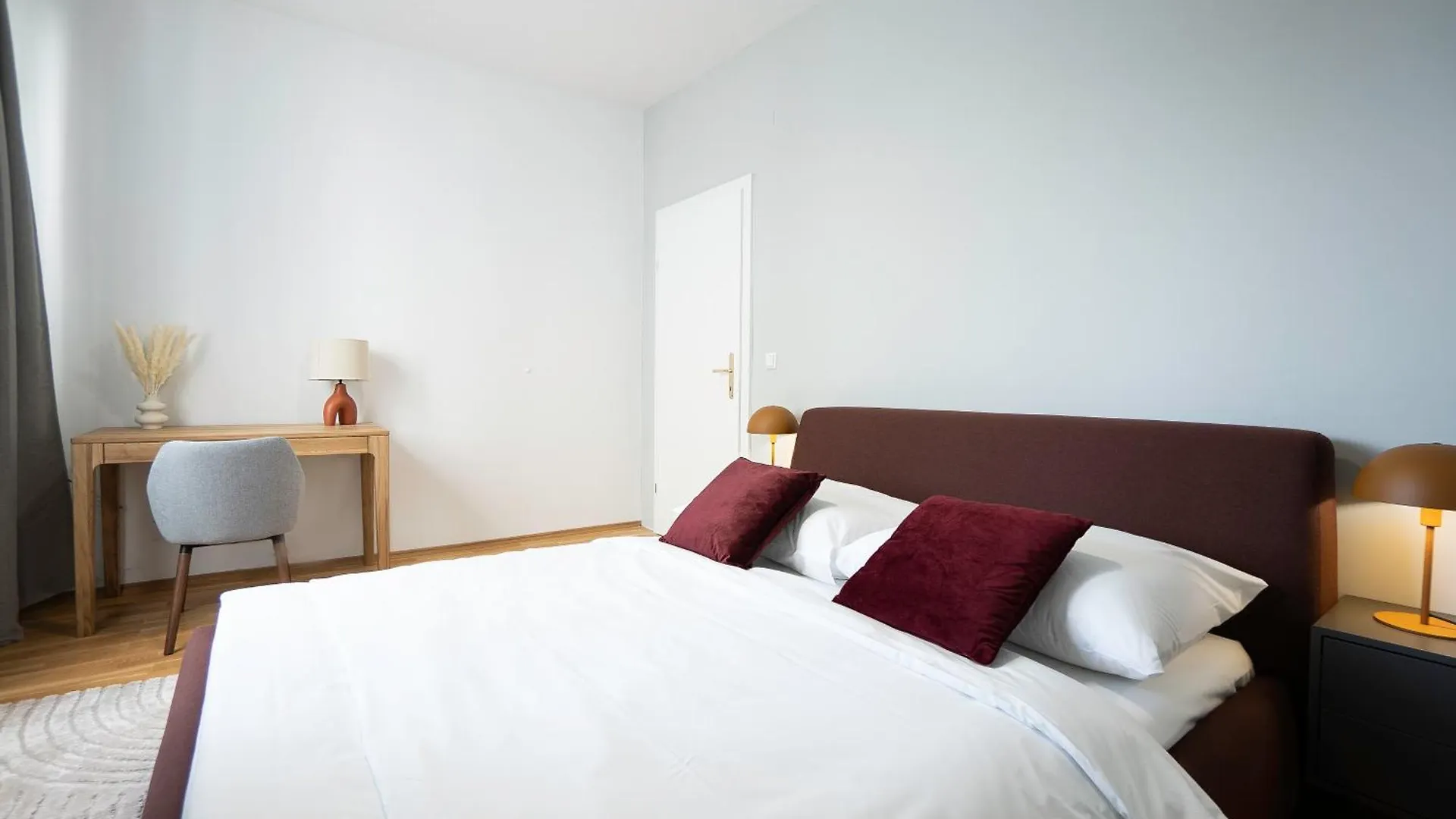 Brand New! Selfcheck-In, King Size Bed, Free Wi-Fi Lägenhet Wien