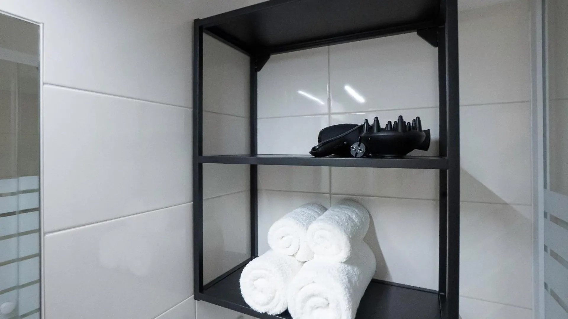 Brand New! Selfcheck-In, King Size Bed, Free Wi-Fi Lägenhet Wien